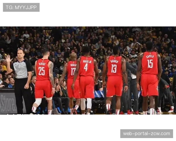 联盟对昨日火箭与勇士比赛中一次争议判罚出具裁判报告